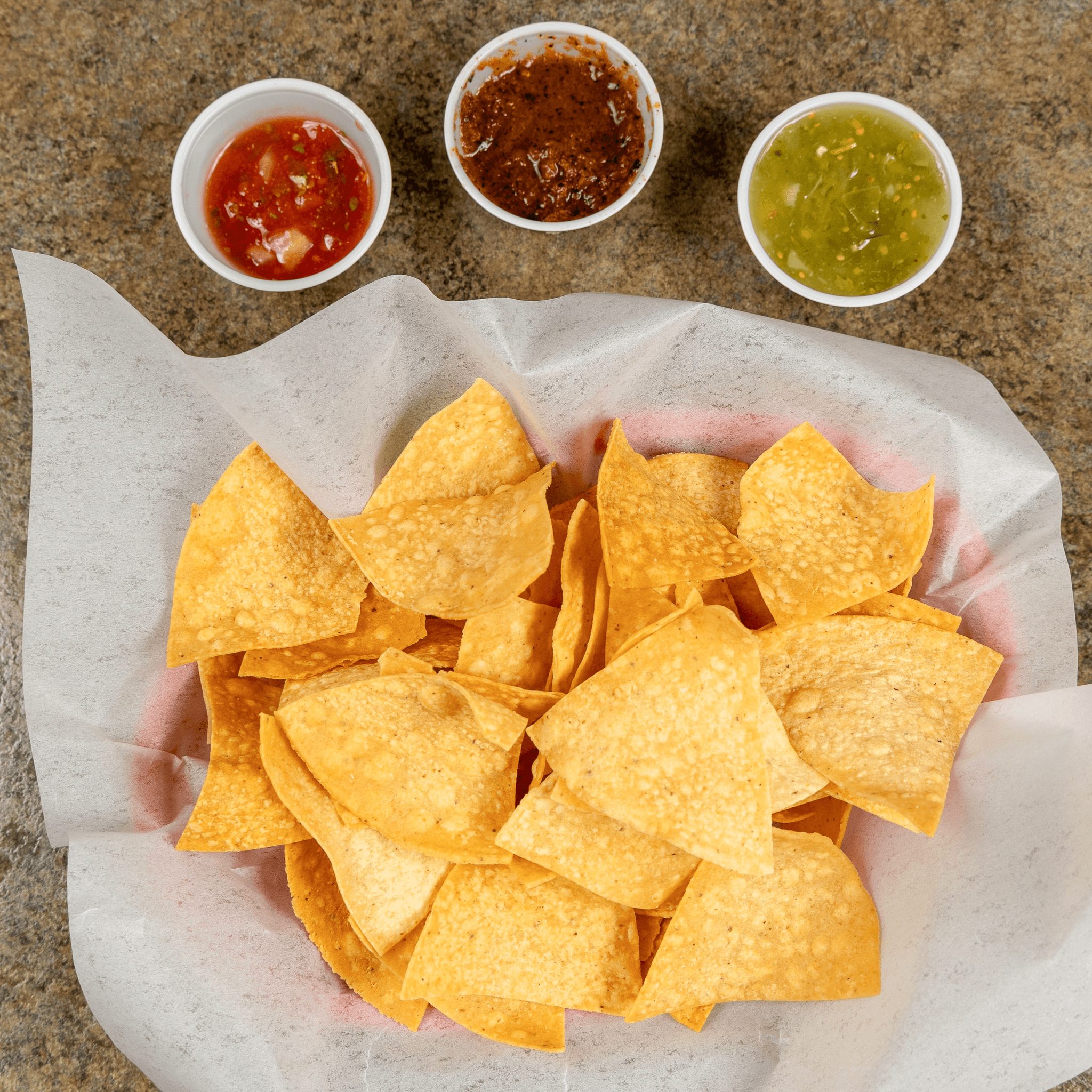 Chips & salsa.